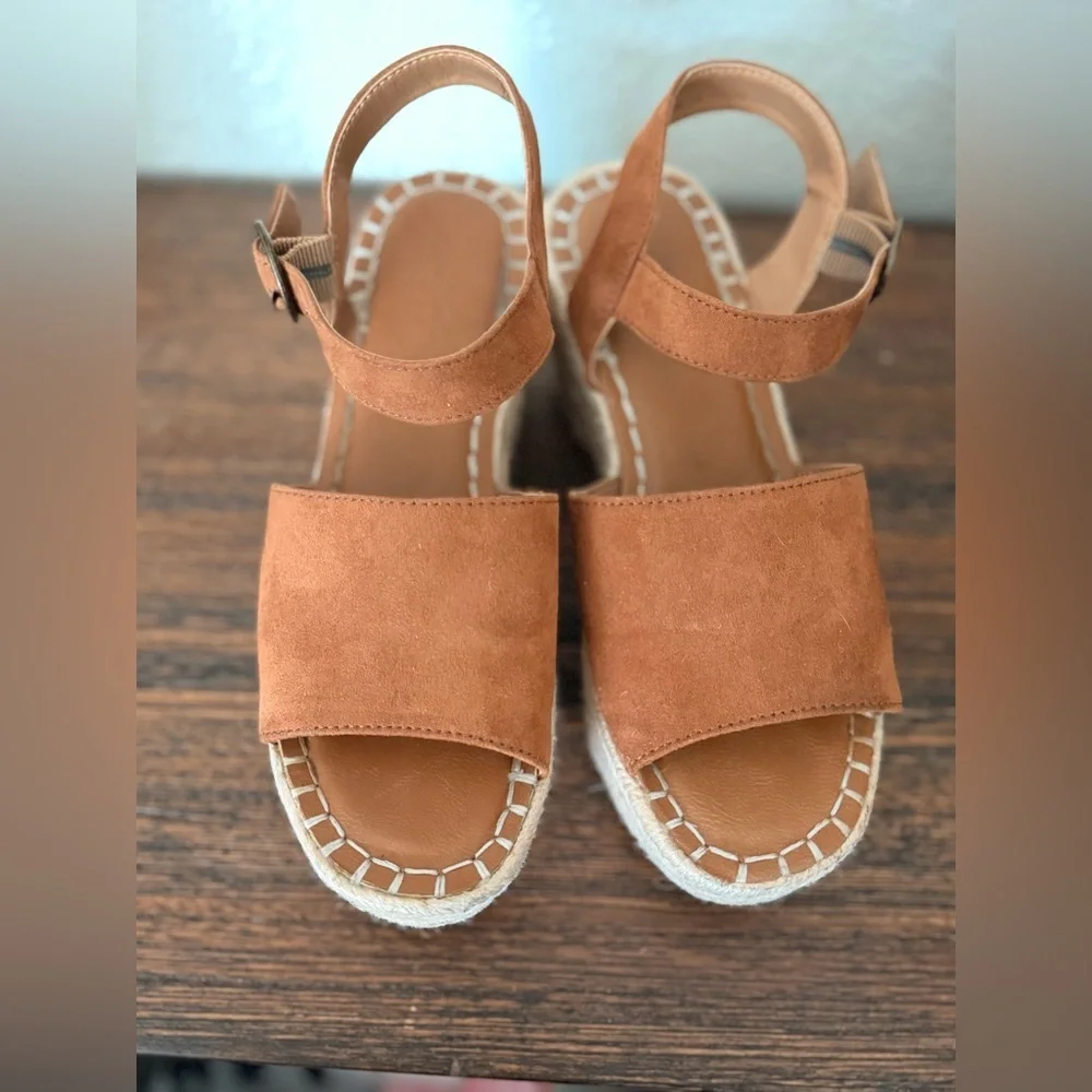Universal Thread Sandals Women’s Sz 6.5  Espadrille Brown Cognac Morgan Wedge